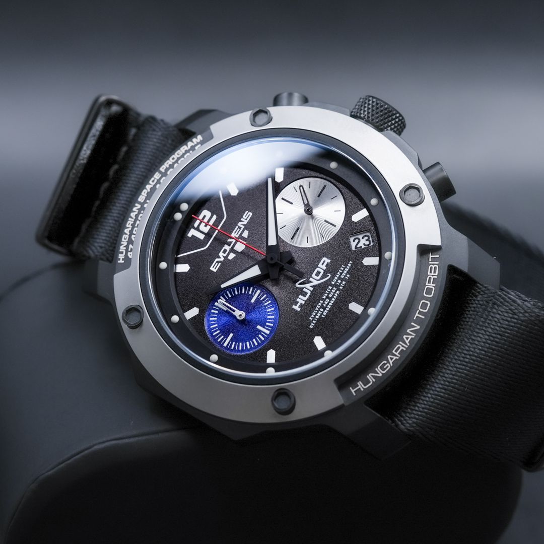 Evolvens x HUNOR Hivatalos Űrhajós Chronograph Karóra