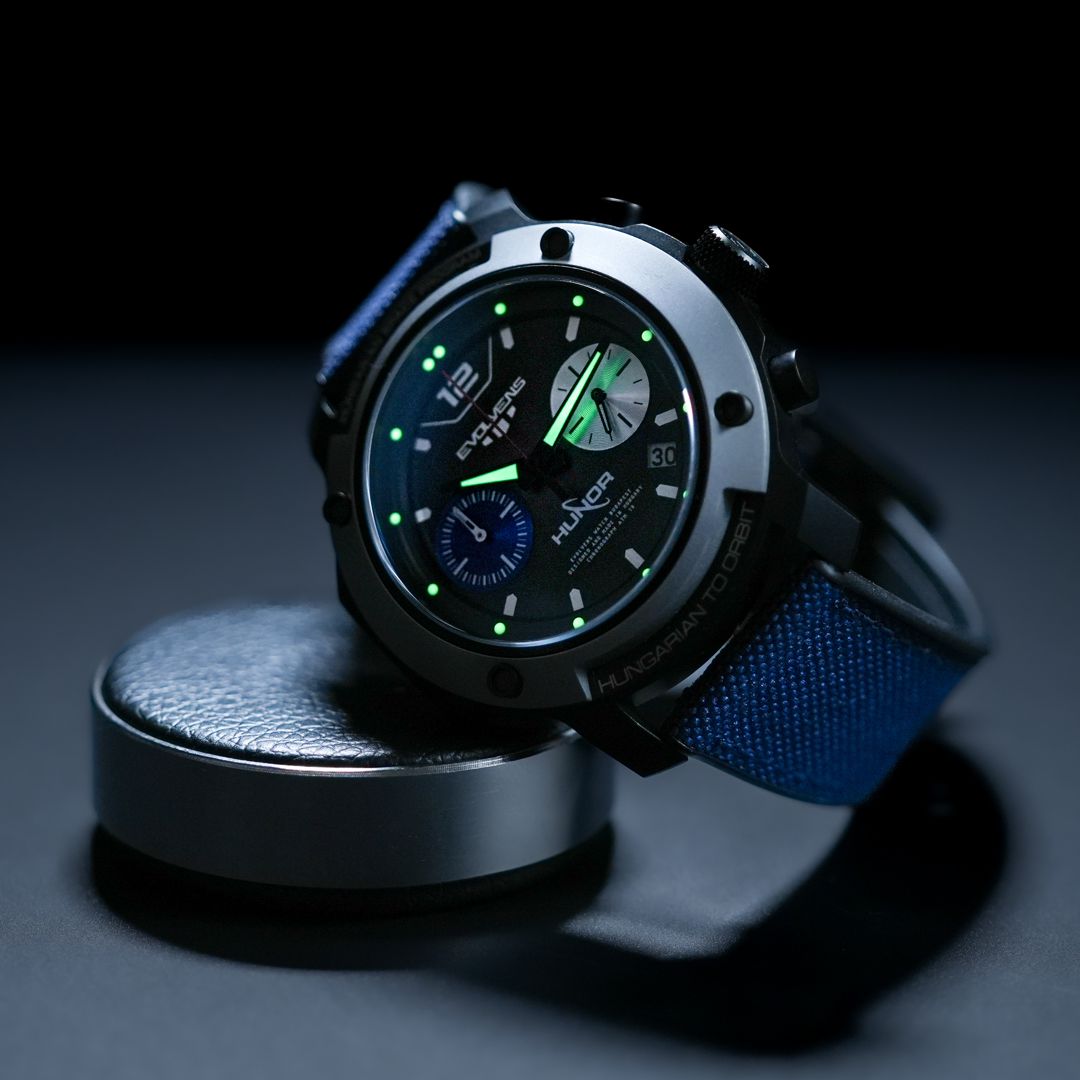Evolvens x HUNOR Hivatalos Űrhajós Chronograph Karóra