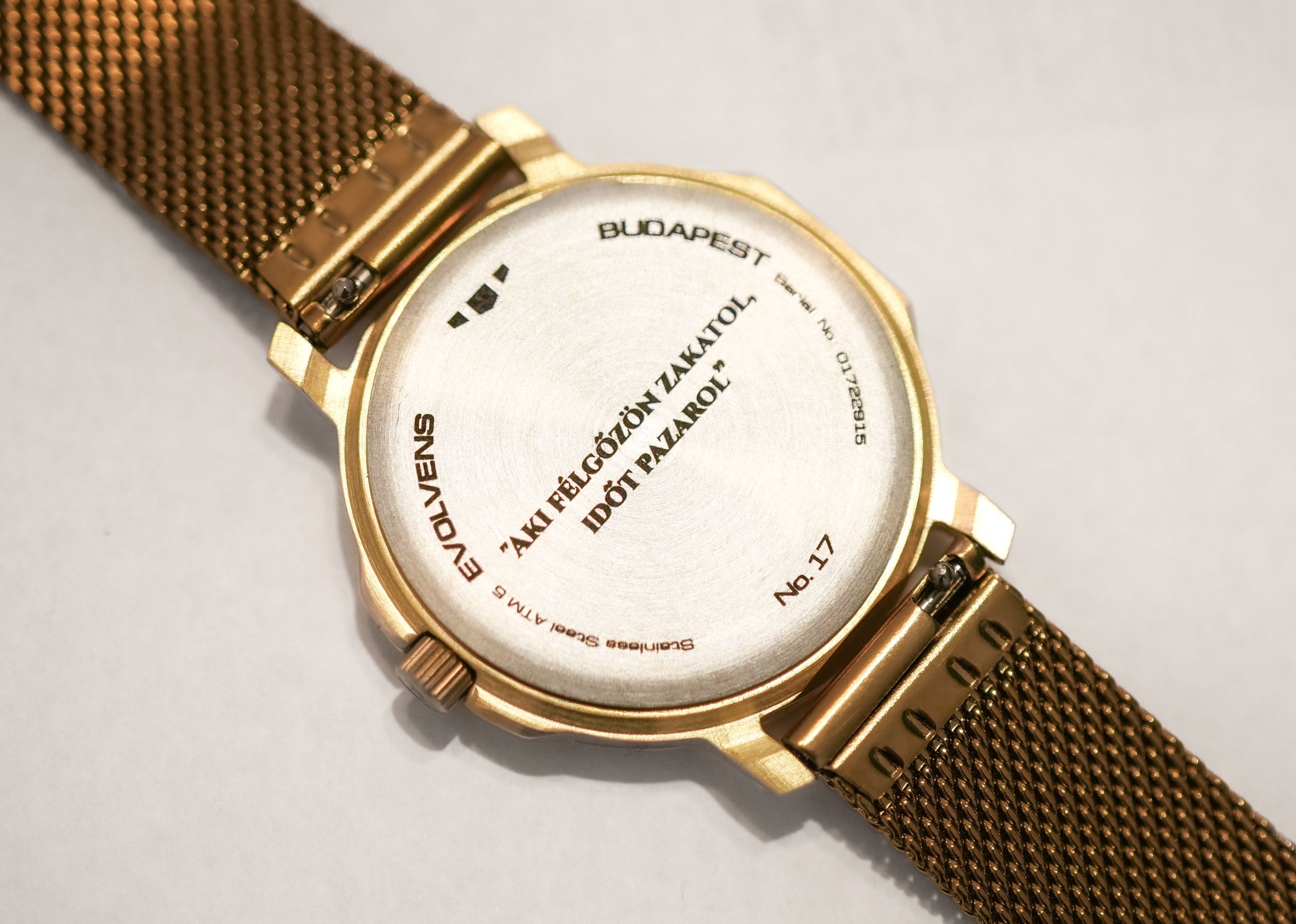 Evolvens x Odett 34 mm Egyedi Karóra