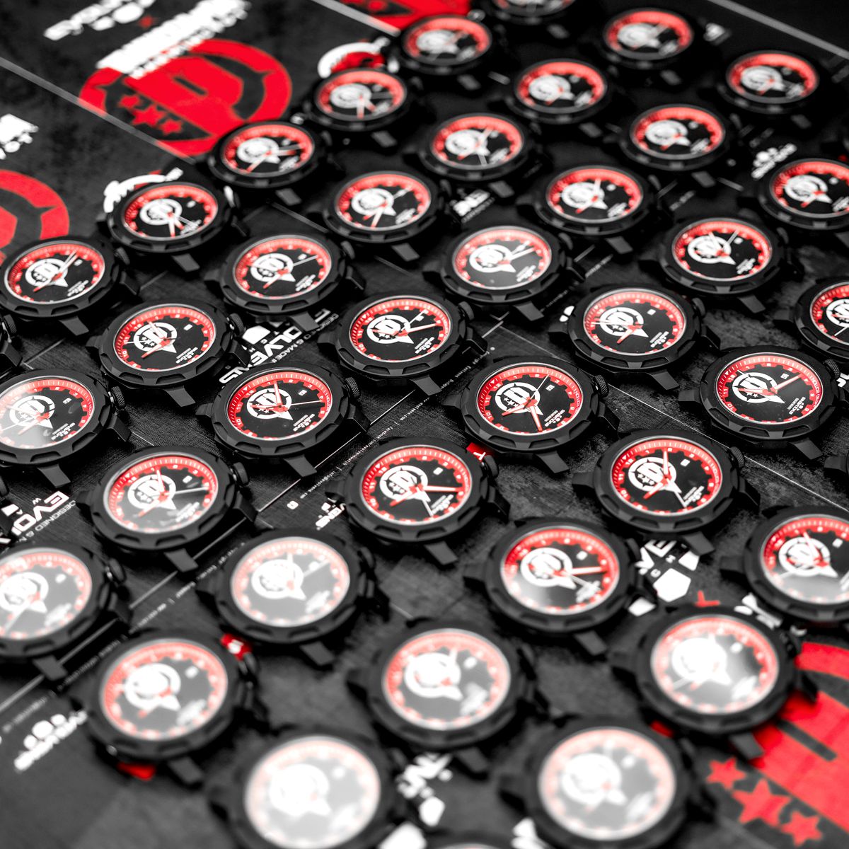 Evolvens TANKCSAPDA 44 mm Limited Edition Watch