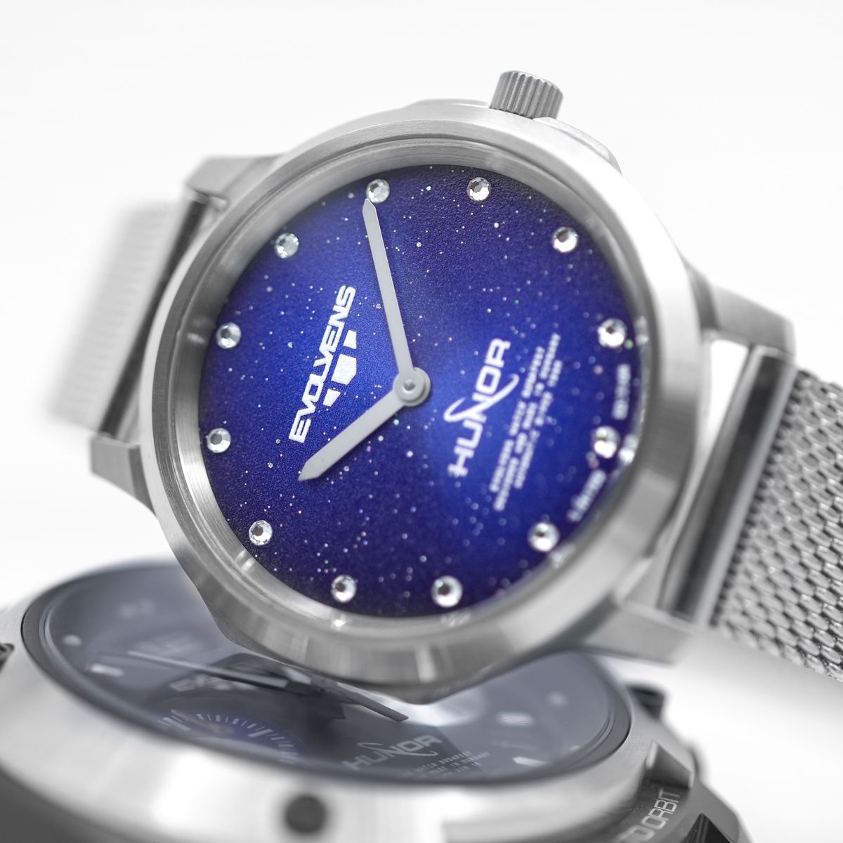 Evolvens x HUNOR Hivatalos Űrhajós 34 mm Karóra