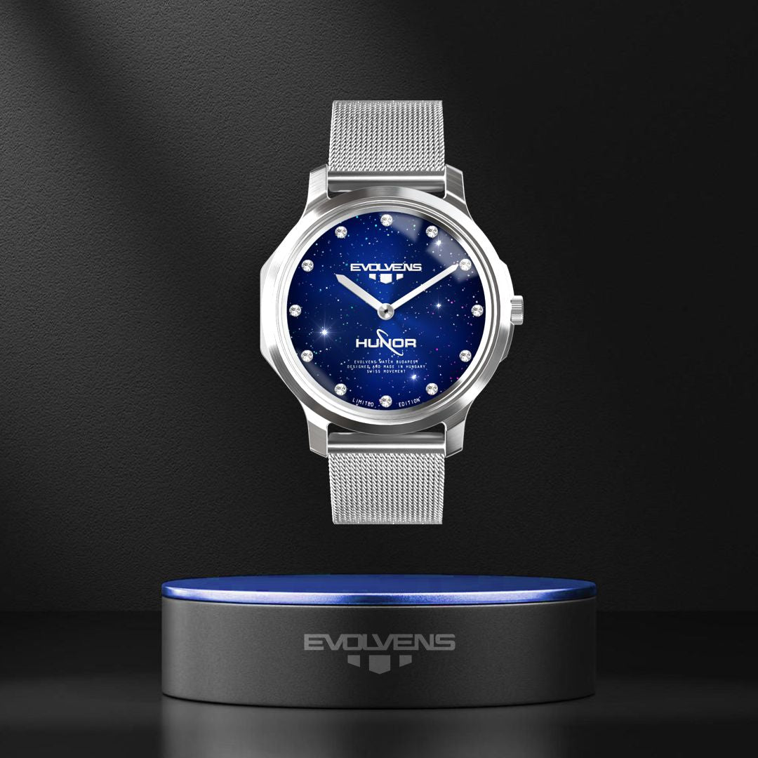 Evolvens x HUNOR Hivatalos Űrhajós 34 mm Karóra
