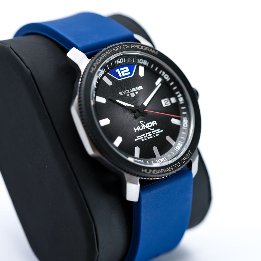 Evolvens® x HUNOR Hivatalos Űrhajós 40 mm Karóra