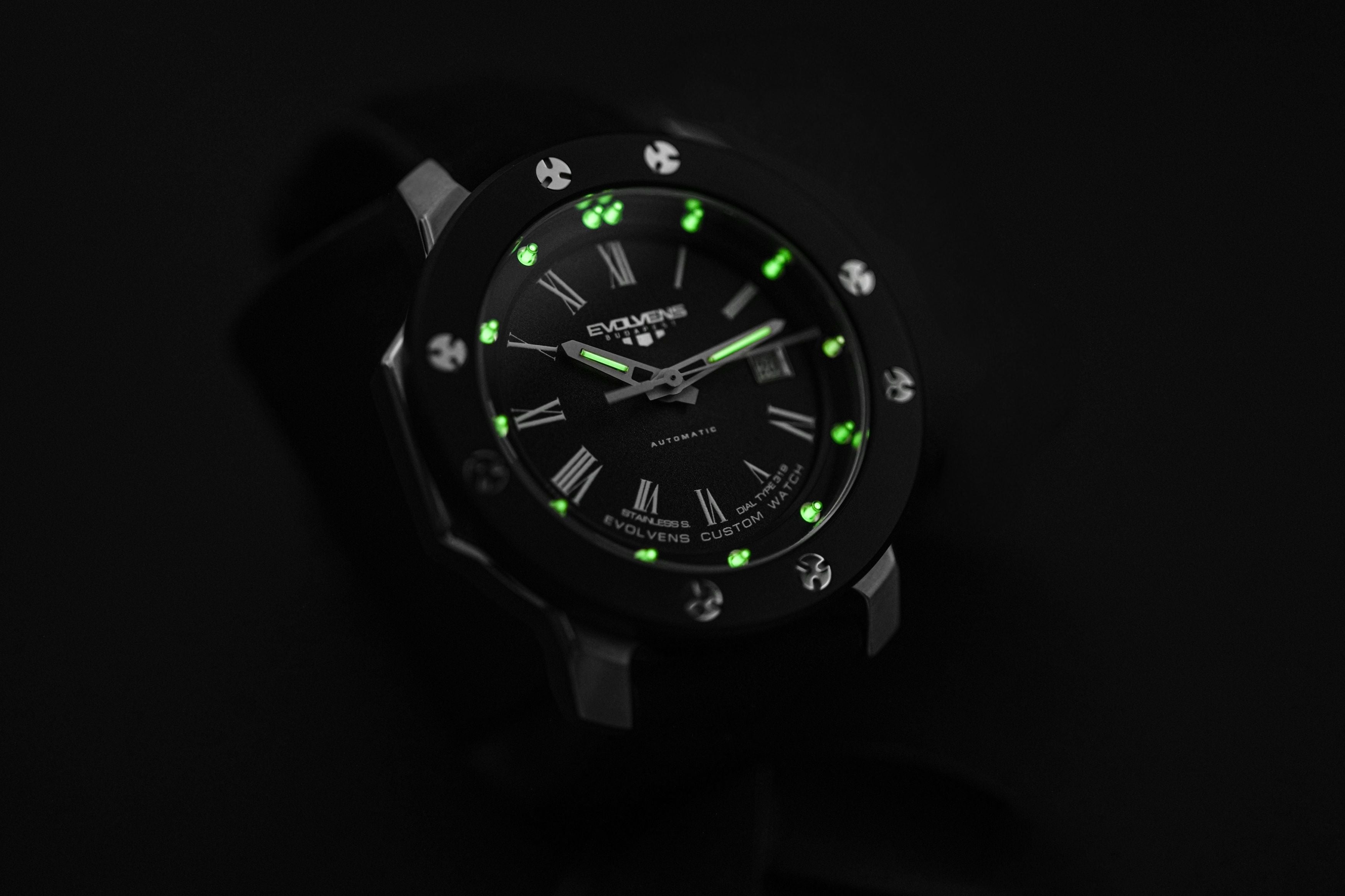 Evolvens #8865 Trícium 44 mm Automata Karóra